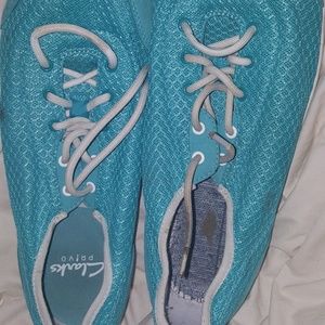 Clark's casual flats